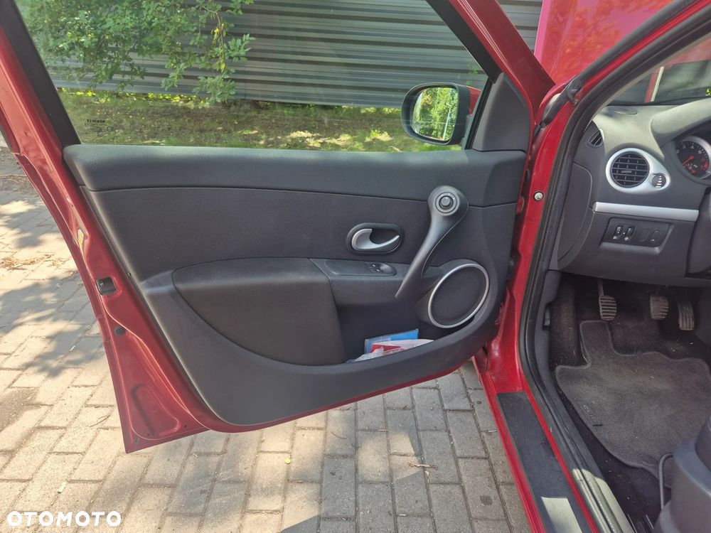 Renault Clio 1.2 16V Privilege - 14