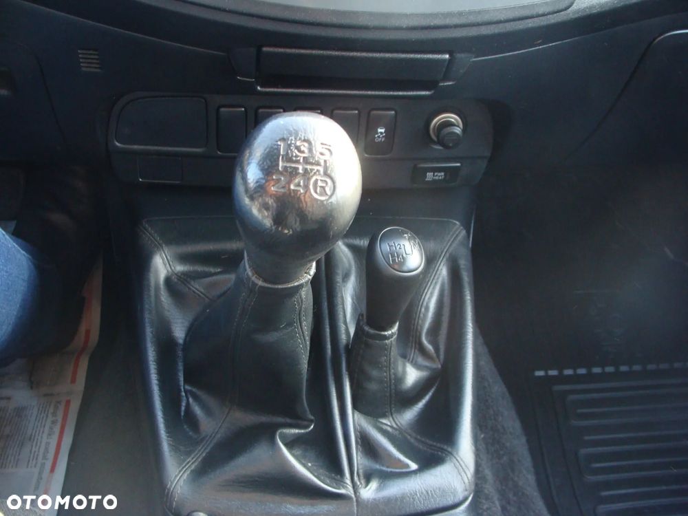 Toyota Hilux 2.5 D-4D DLX - 14