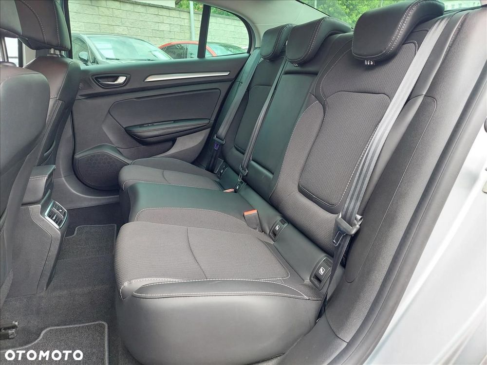 Renault Megane 1.3 TCe Intens EDC - 6
