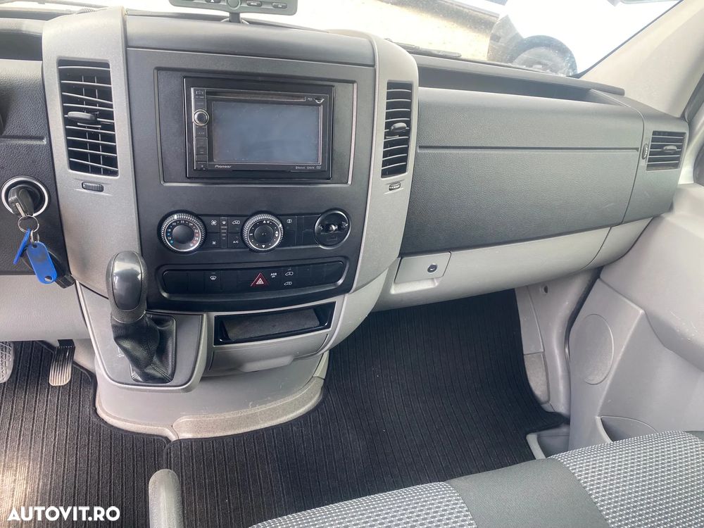 Mercedes-Benz SPRINTER - 8