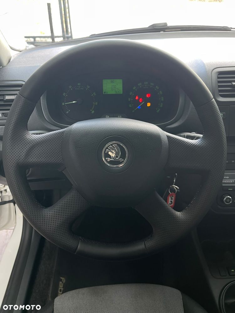 Skoda Fabia 1.2 HTP Ambition - 24