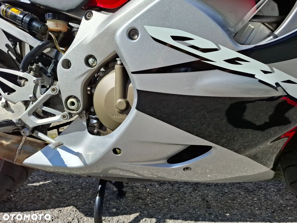 Honda CBR - 13
