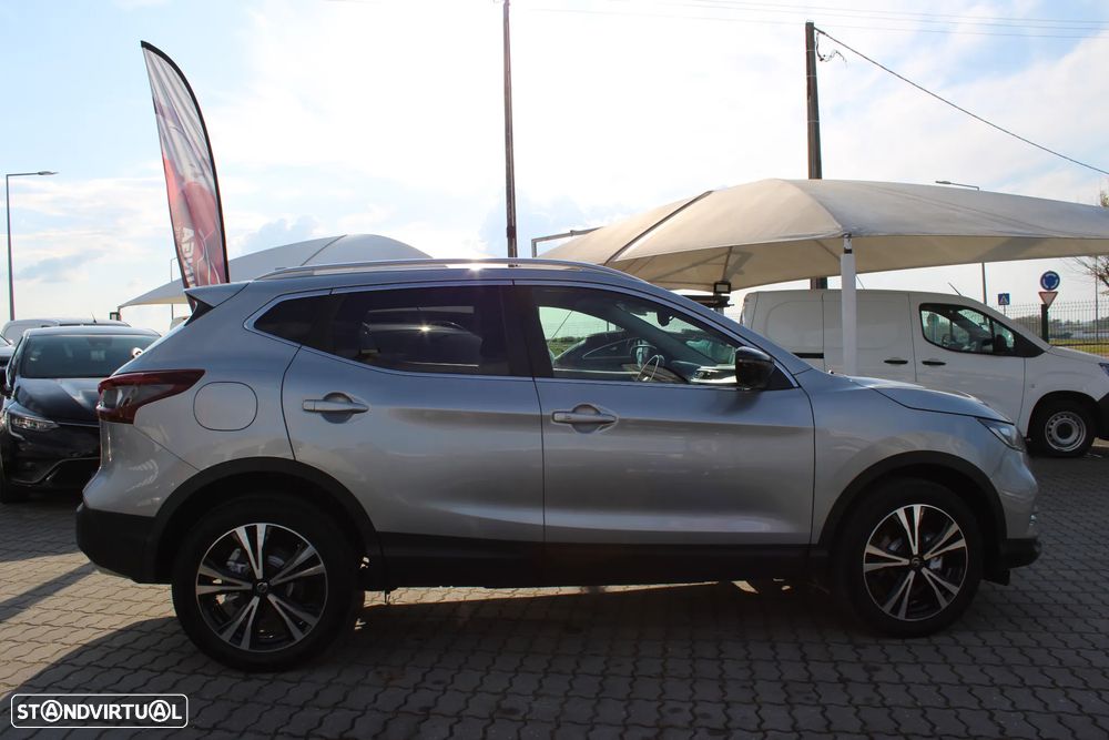 Nissan Qashqai 1.5 dCi N-Connecta J18 - 4