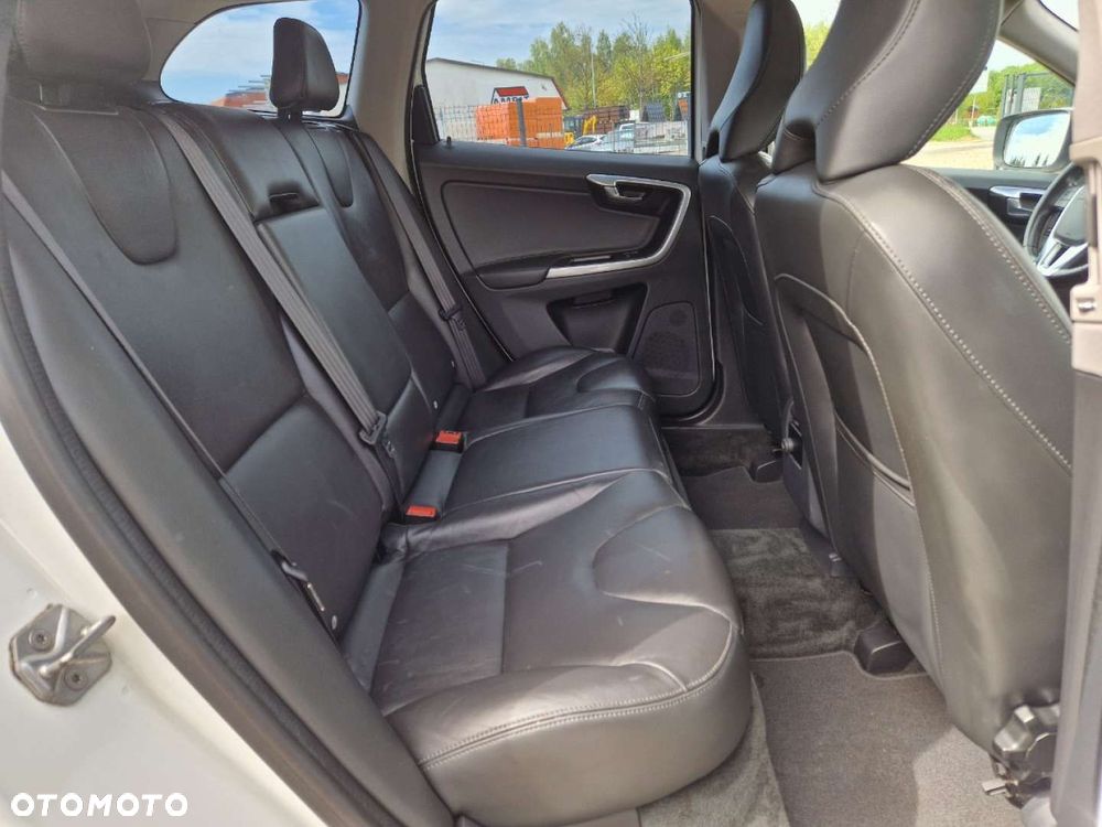 Volvo XC 60 D4 Momentum - 19