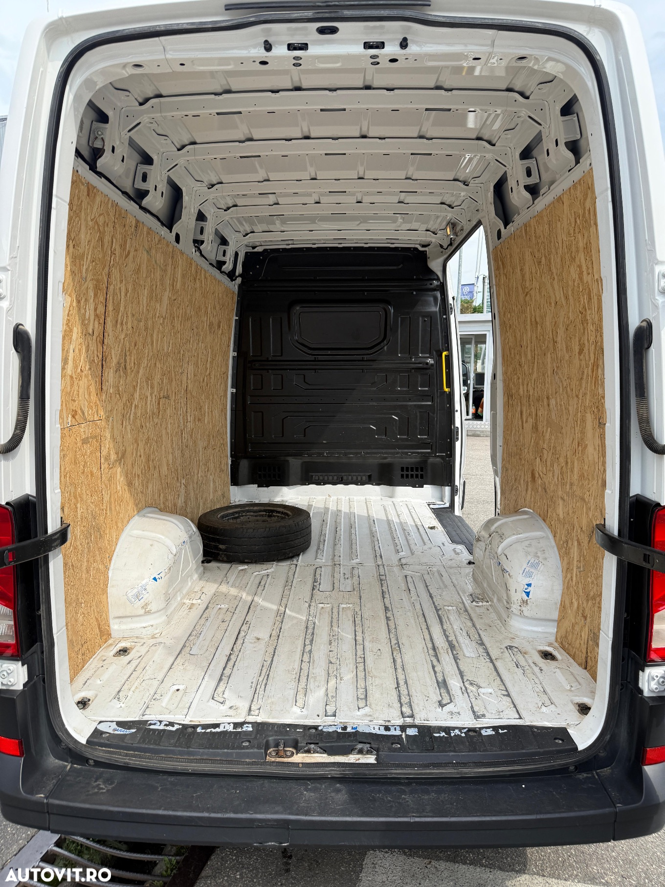 Volkswagen CRAFTER 35 Furgon  L3H3 - 16