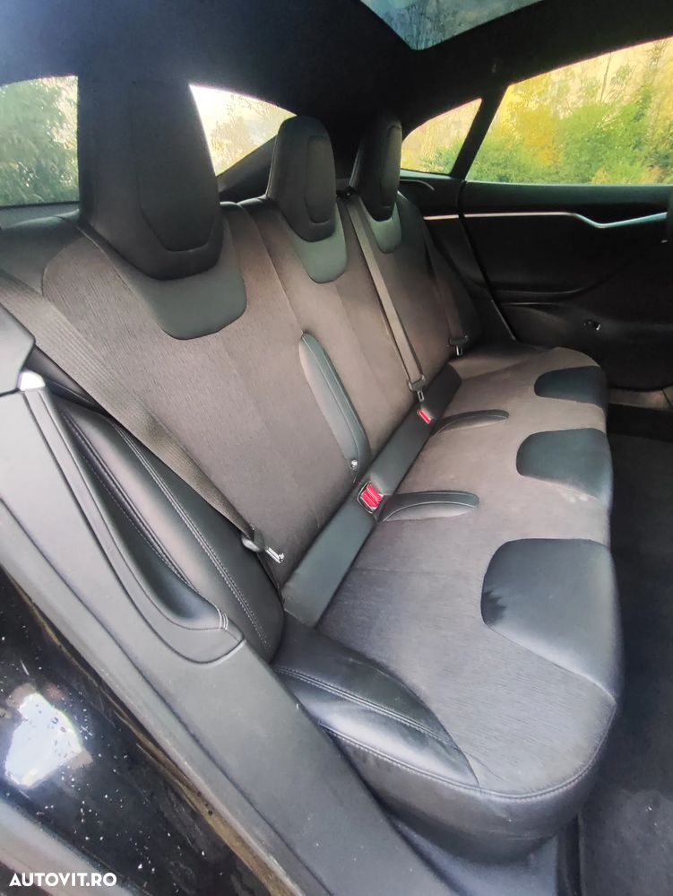 Tesla Model S - 13