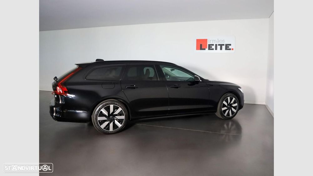 Volvo V90 2.0 T6 PHEV Plus Dark AWD — fotografia 6