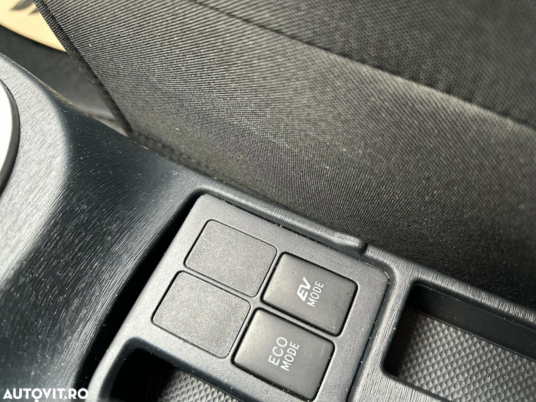 Toyota Yaris - 10