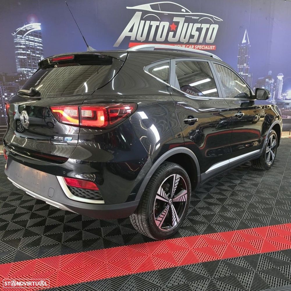 MG ZS EV 44.5 kWh Luxury - 10