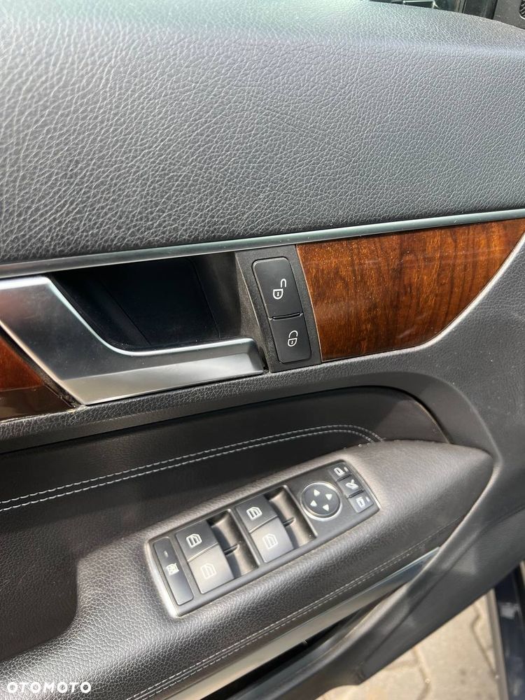 Mercedes-Benz Klasa E - 8