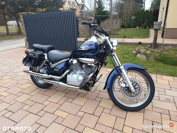 Suzuki Intruder