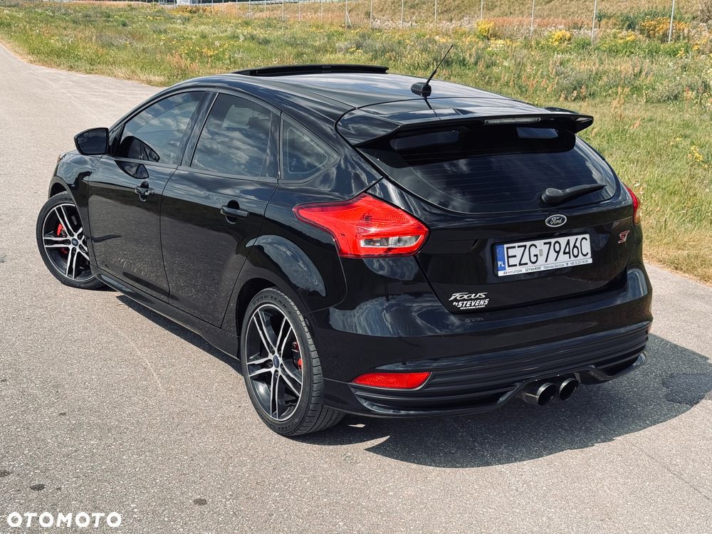 Ford Focus 2.0 EcoBoost ST mit Leder-Sport-Paket - 3