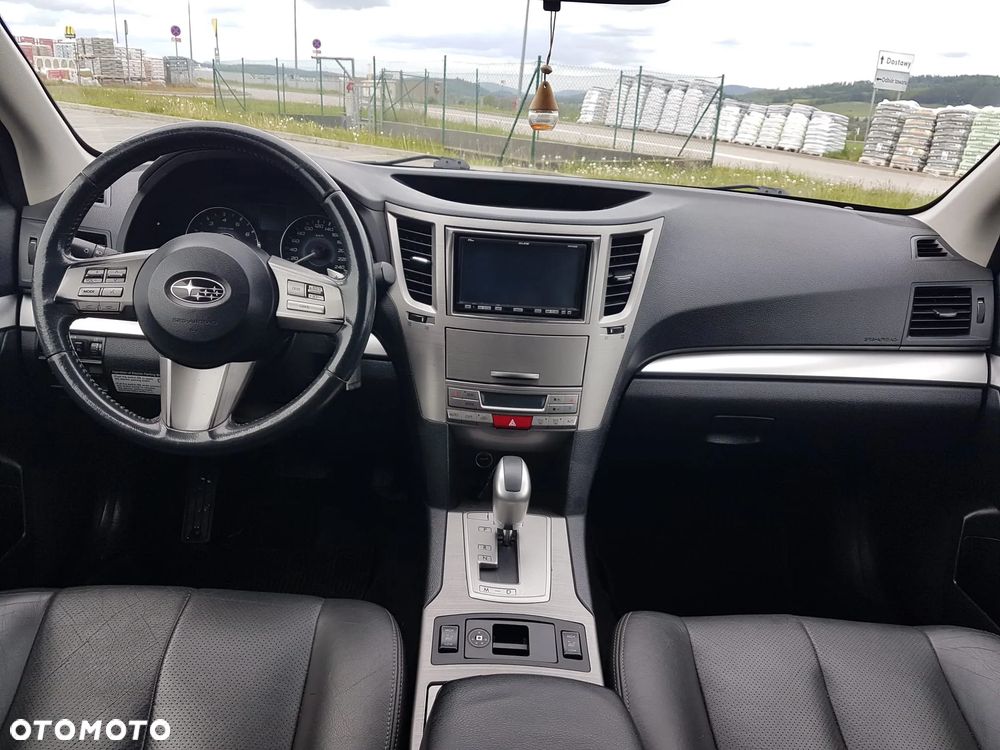 Subaru Outback 2.5i Comfort AT - 12