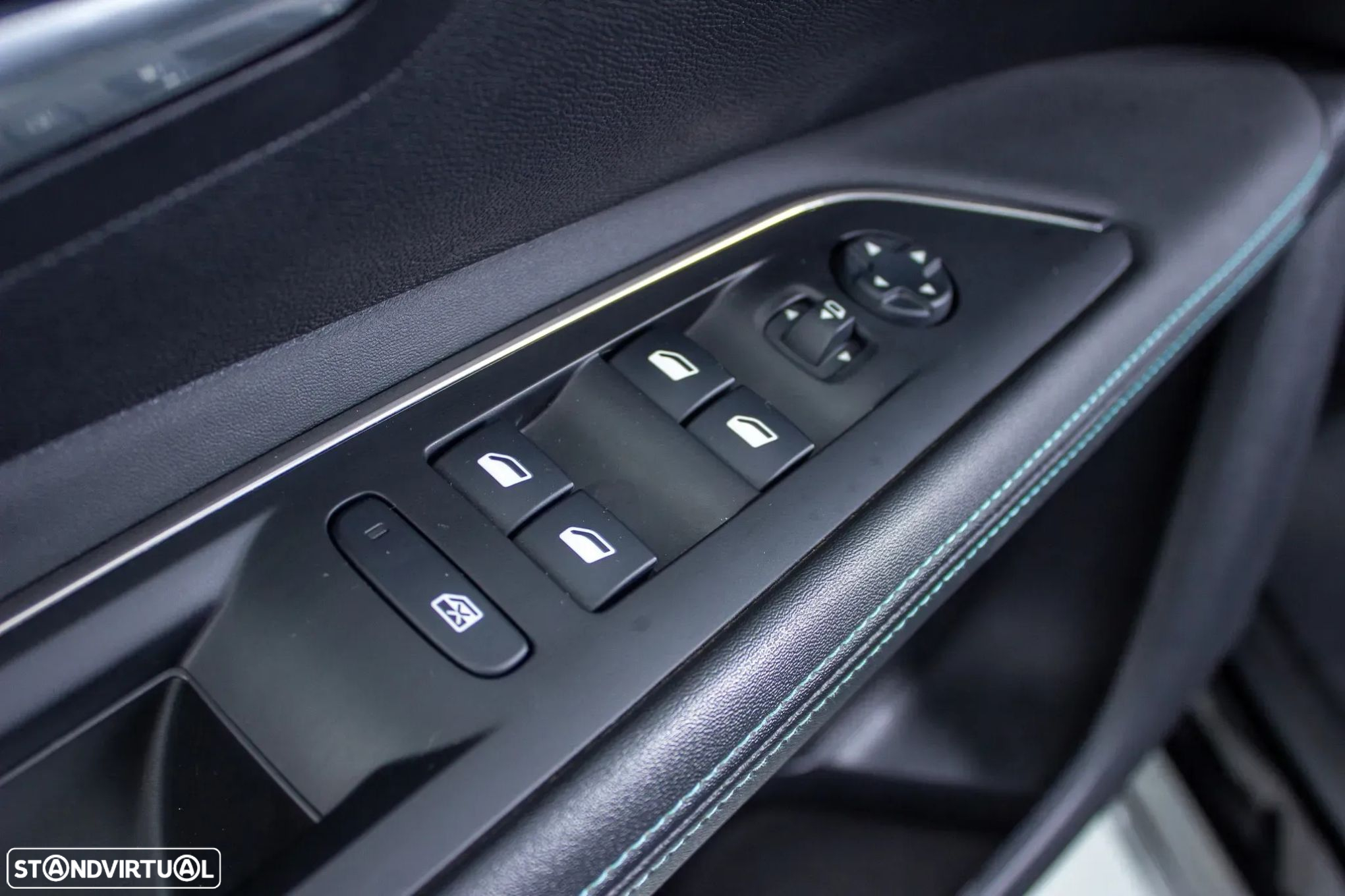 Peugeot 3008 1.6 Hybrid Allure Pack e-EAT8 - 18