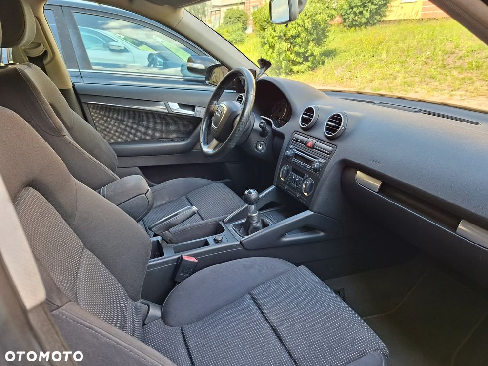 Audi A3 Sportback 2.0 TDI DPF Ambiente - 7