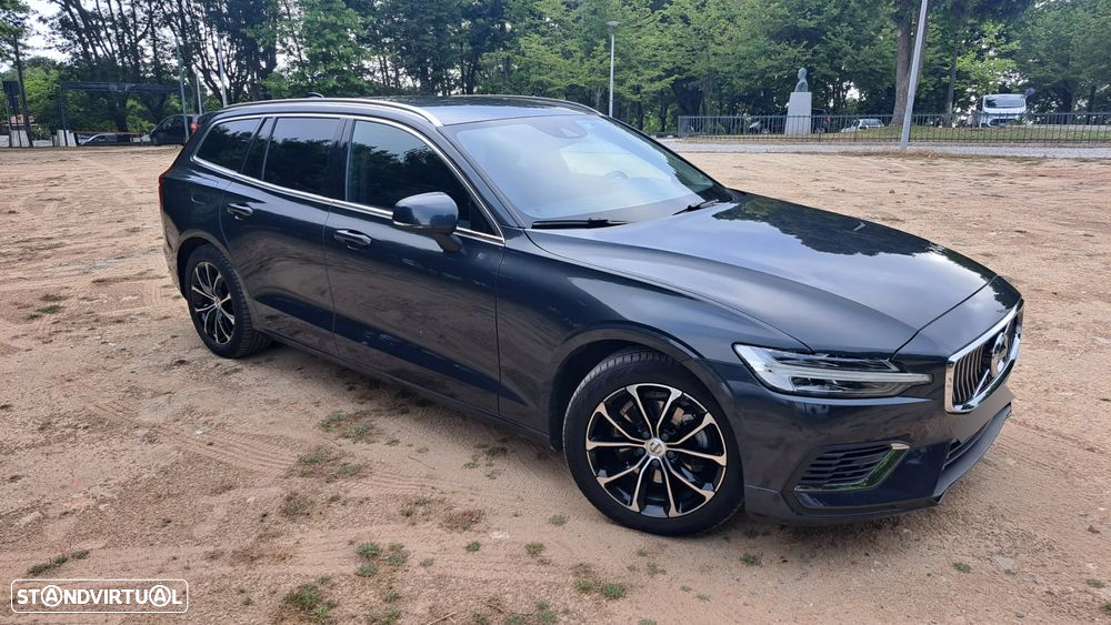 Volvo V60 2.0 D3 Momentum Plus - 2