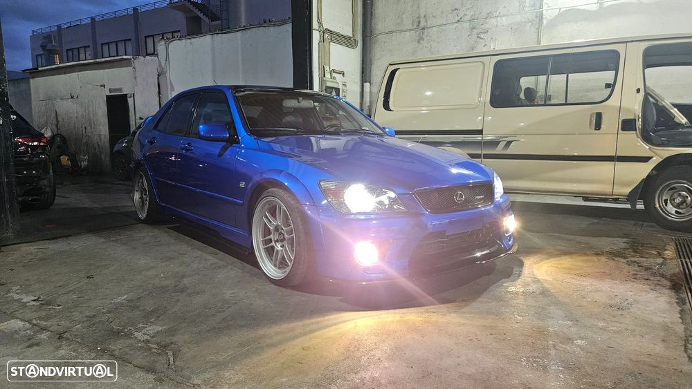 Lexus IS 200 Standard - 10