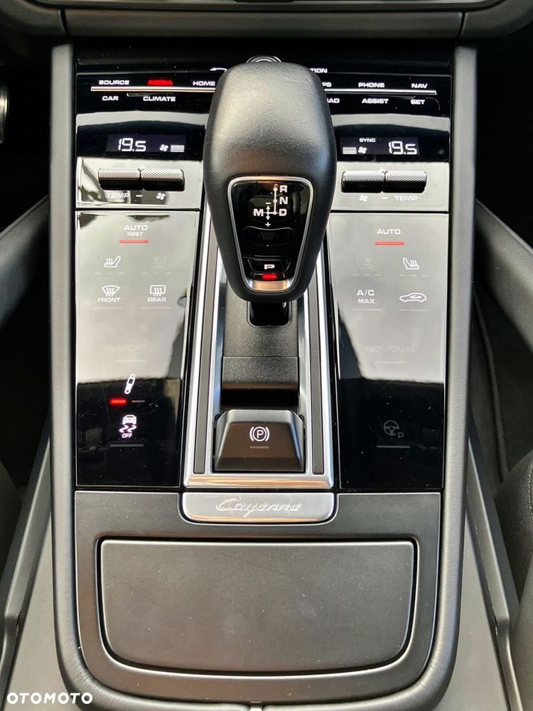 Porsche Cayenne - 31