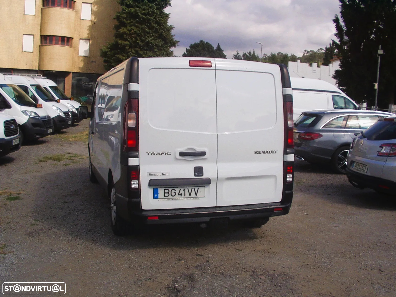 Renault Trafic 1.6 DCI Extra-Longa XL - 2