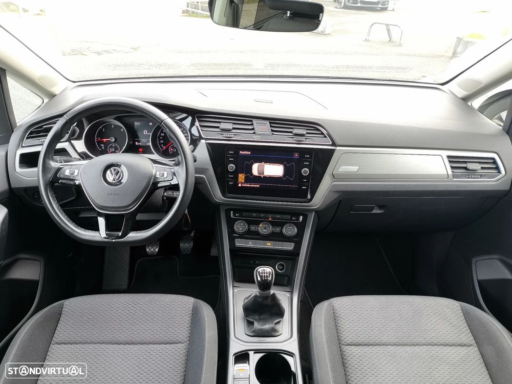 VW Touran 2.0 TDI Confortline - 13