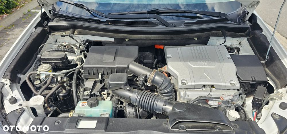 Mitsubishi Outlander Intense + - 40