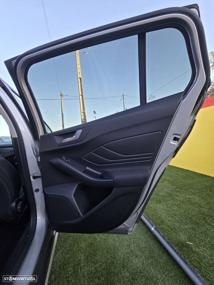 Ford Focus SW 1.5 TDCi EcoBlue Active - 9