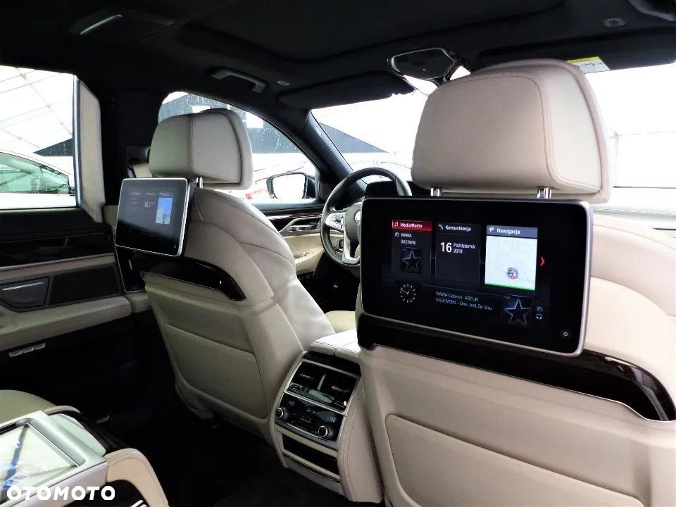 BMW Seria 7 750Li xDrive - 11