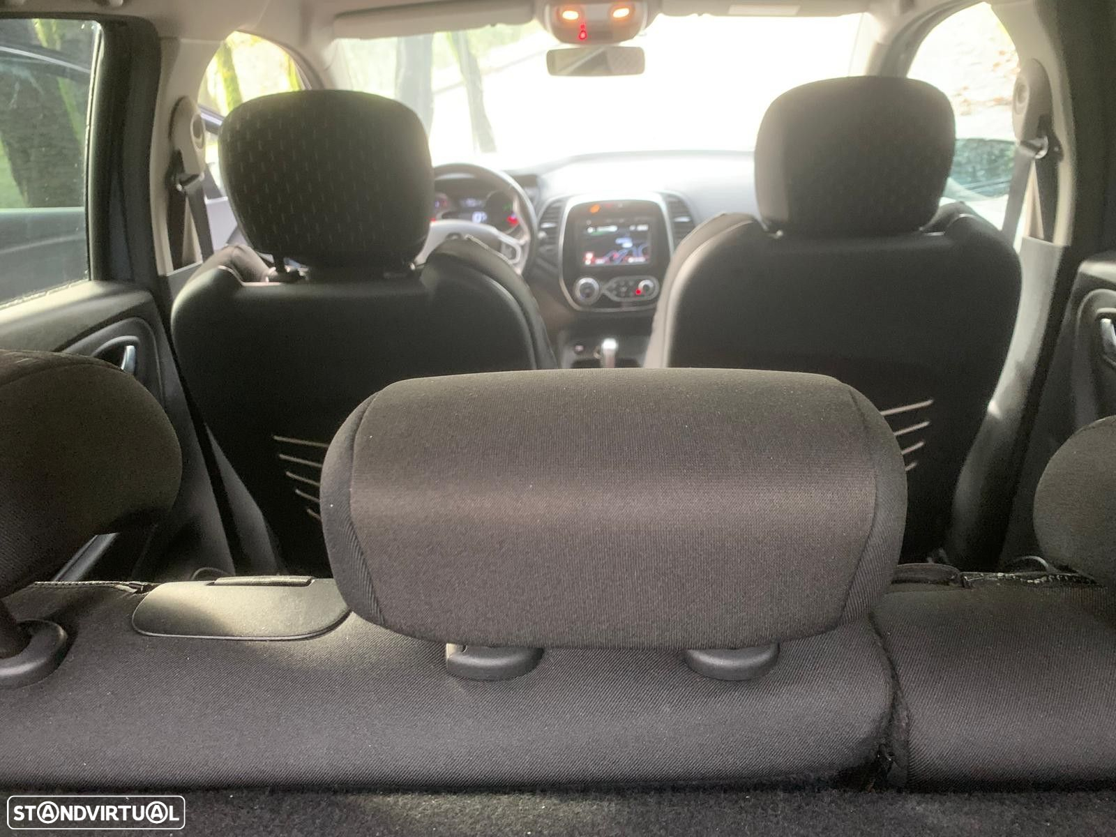 Renault Captur 1.5 dCi Exclusive EDC - 32