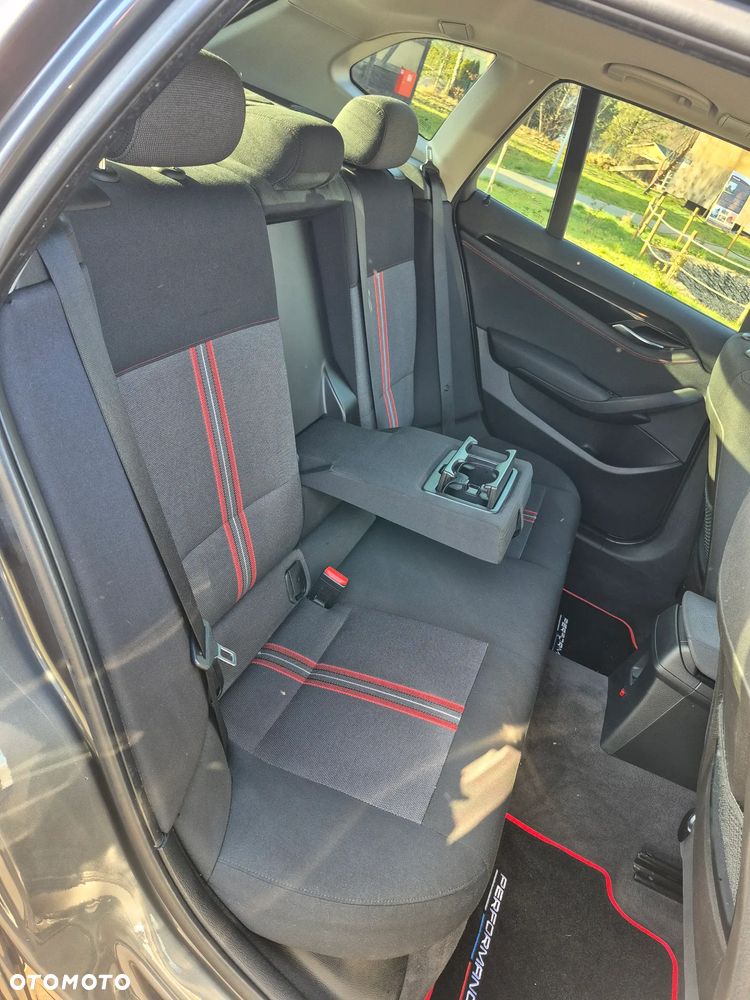 BMW X1 sDrive18d - 23