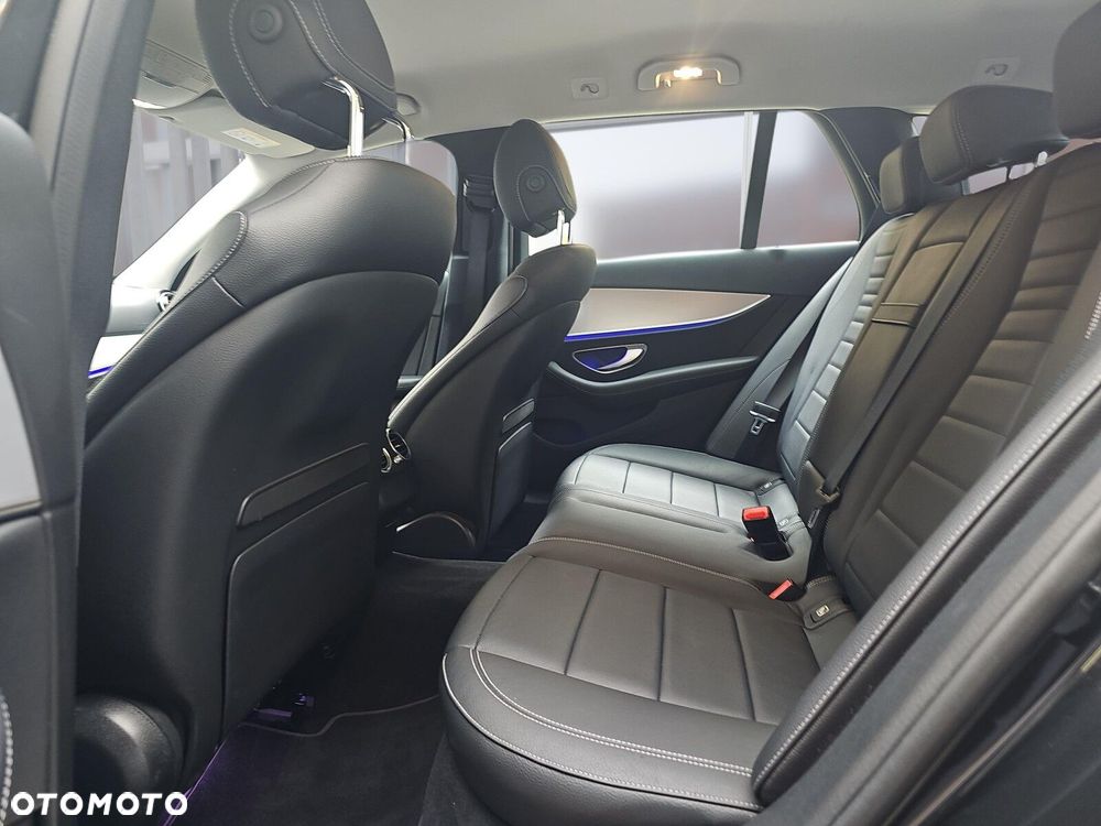 Mercedes-Benz Klasa E 220 d 4-Matic - 10