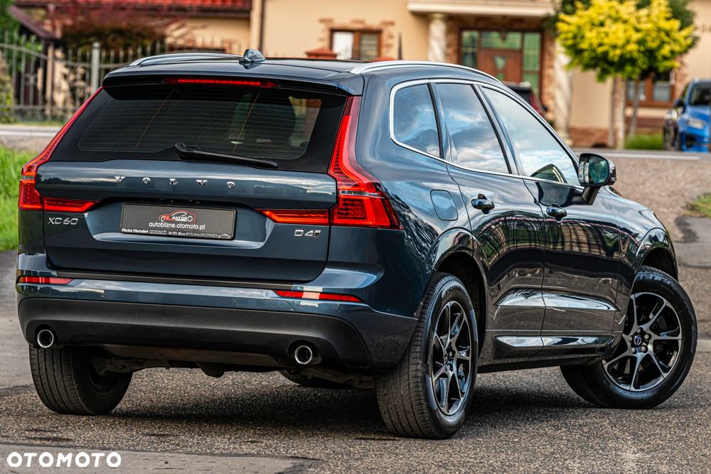 Volvo XC 60 D4 AWD Geartronic Momentum - 9