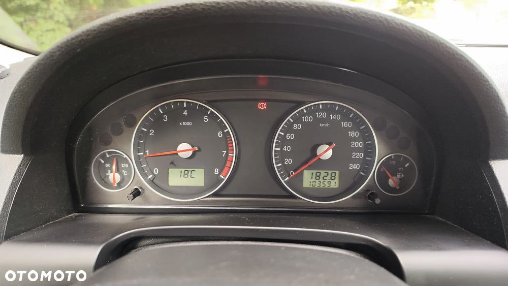 Ford Mondeo 1.8 Trend - 36