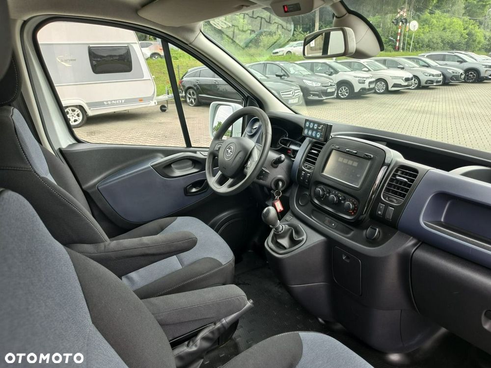Opel Vivaro - 11