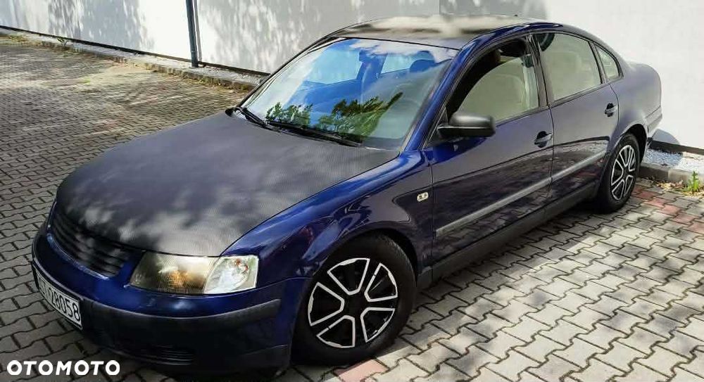 Volkswagen Passat - 1