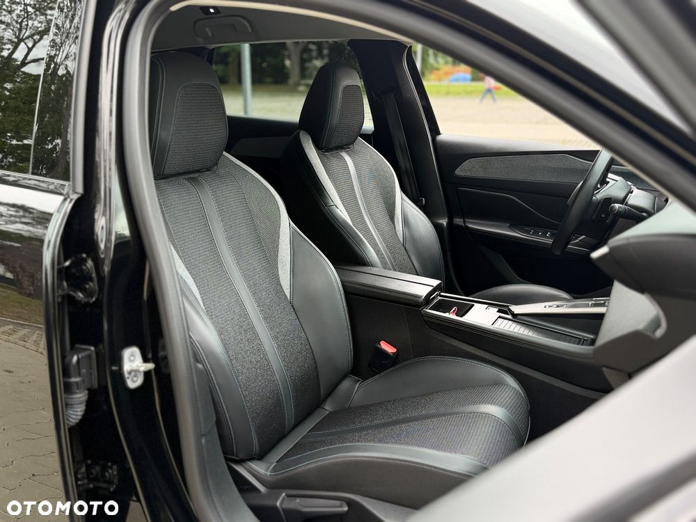 Peugeot 308 BlueHDi 130 EAT8 Allure - 11