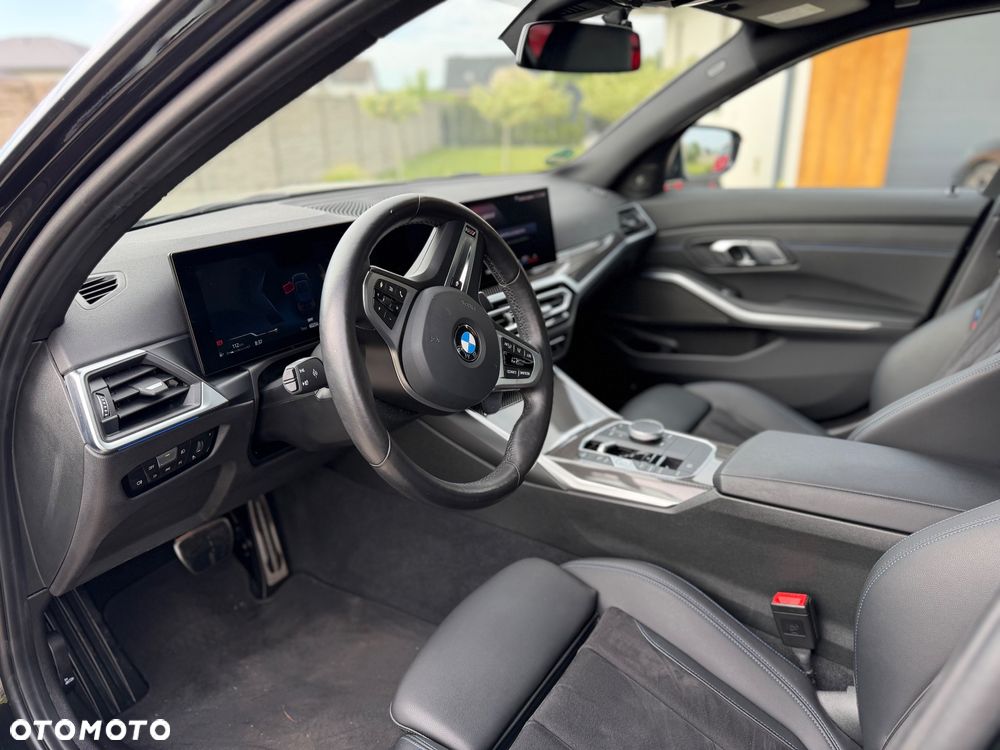BMW Seria 3 330i xDrive M Sport - 11