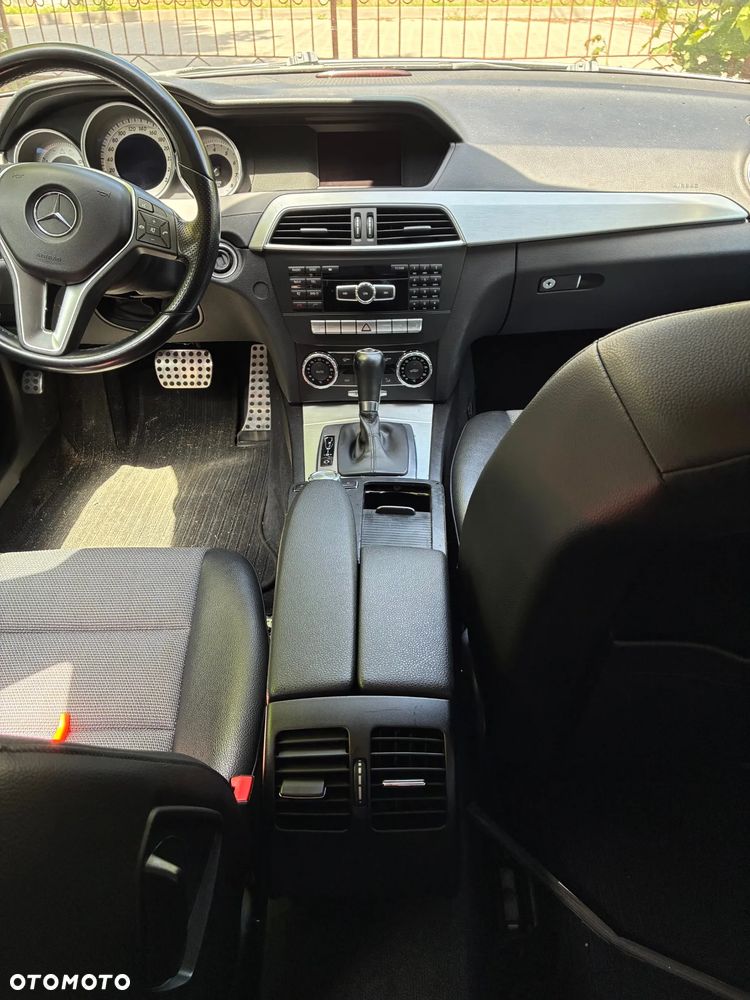 Mercedes-Benz Klasa C 180 CGI Automatik BlueEFFICIENCY Avantgarde - 13