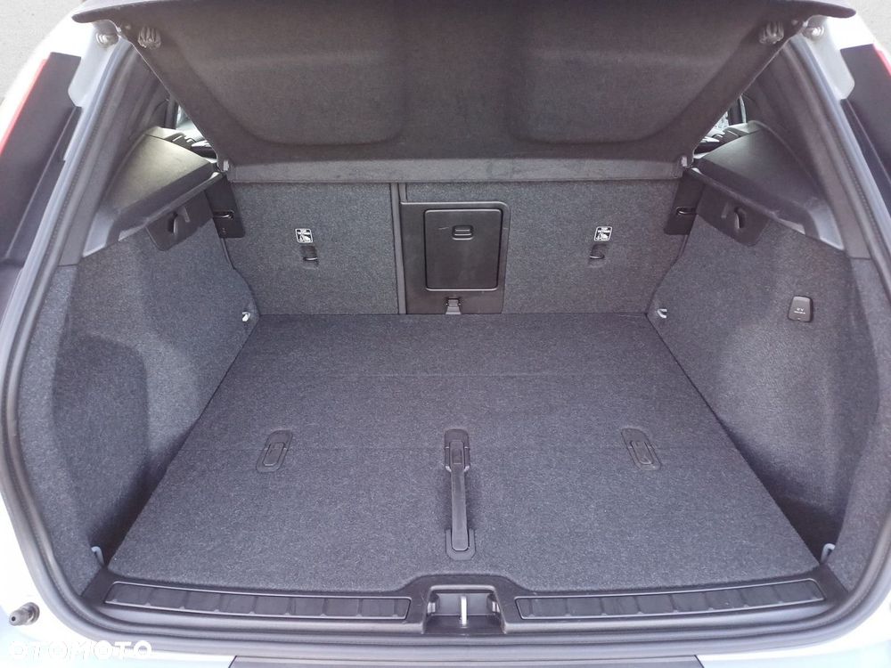 Volvo XC 40 - 18