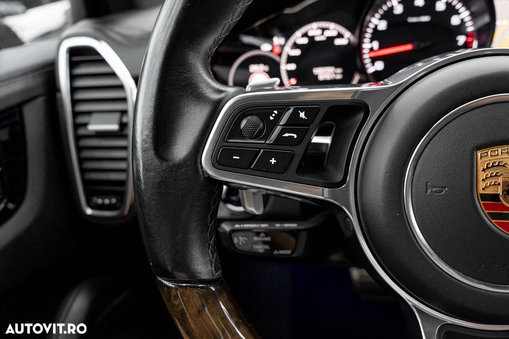 Porsche Cayenne S - 33