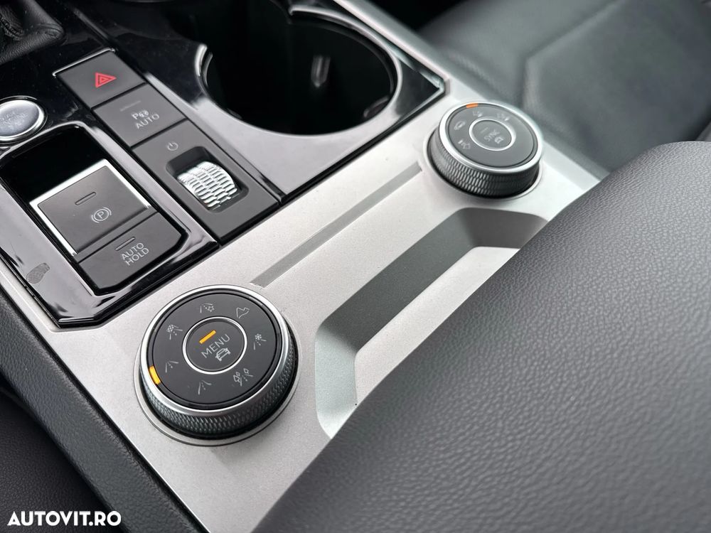 Volkswagen Touareg V6 TDI 4MOTION Elegance - 29