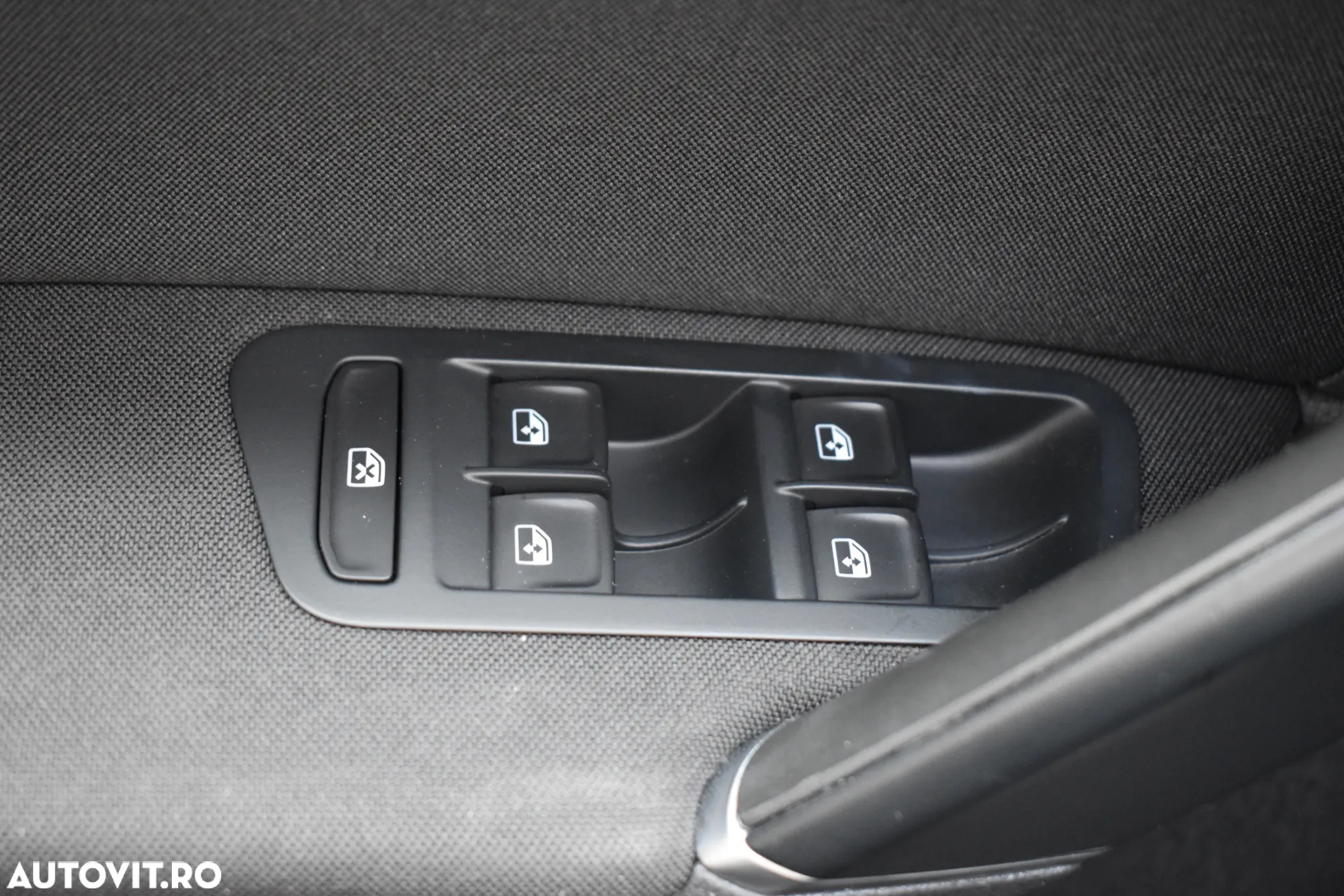 Volkswagen Golf 1.6 TDI Comfortline - 34