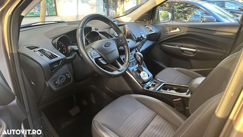 Ford Kuga - 9