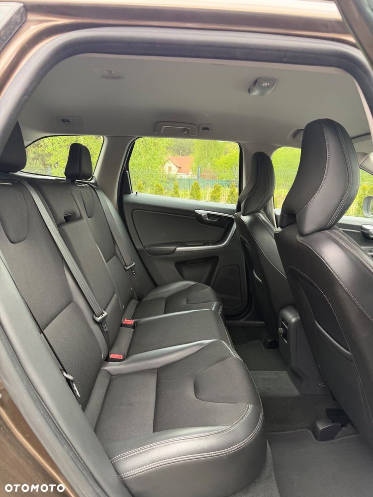 Volvo XC 60 D4 Geartronic Momentum - 15