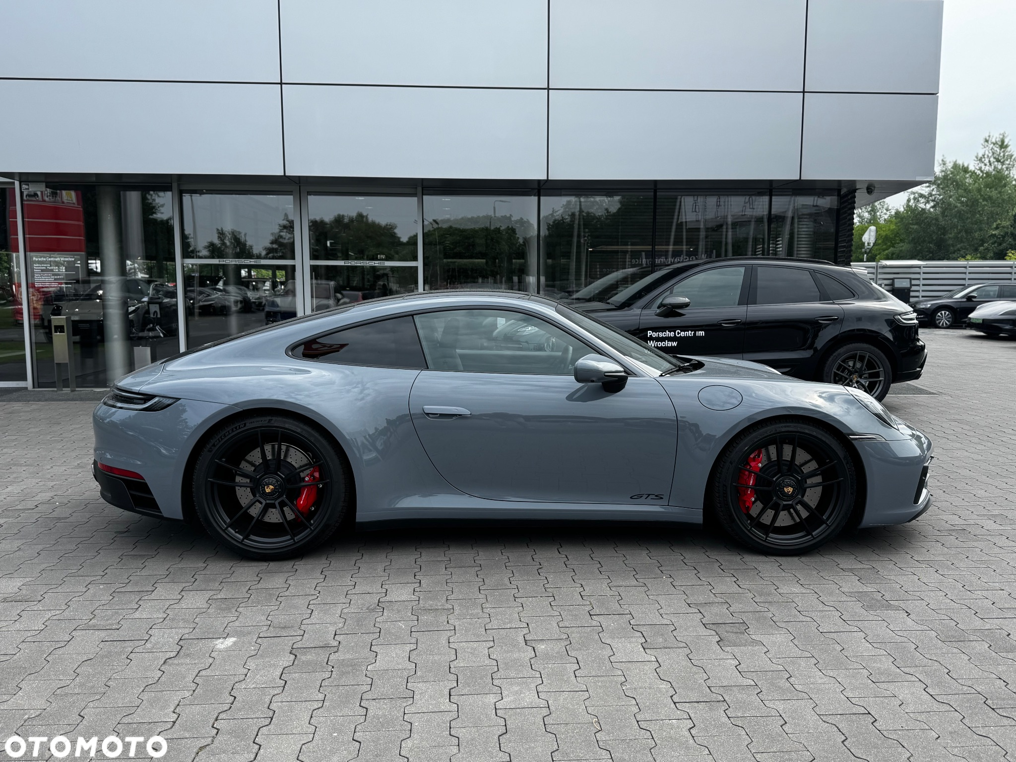 Porsche 911 Carrera GTS - 13