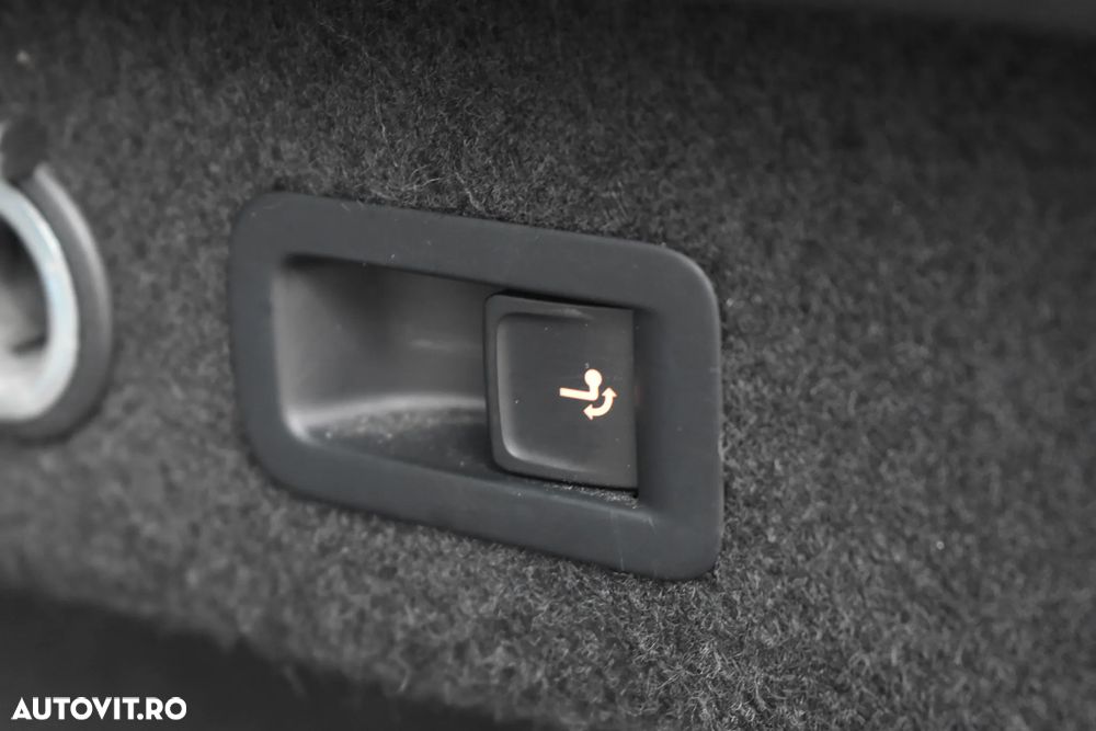 Volkswagen Passat 2.0 TDI DSG (BlueMotion Technology) Highline - 37