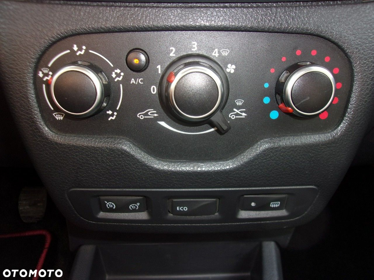 Dacia Lodgy 1.6 SCe Laureate S&S - 21