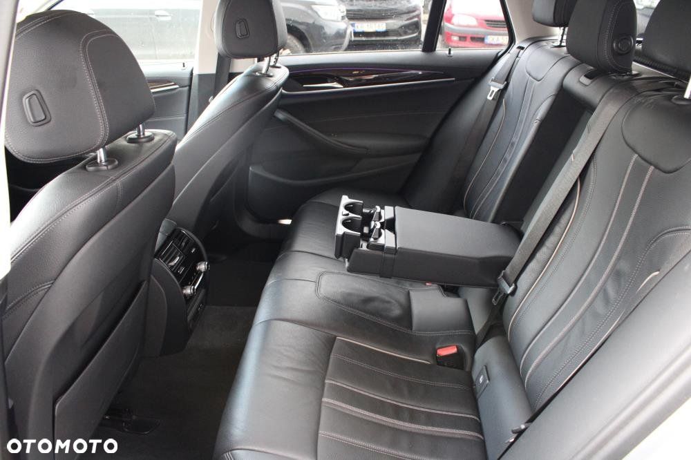 BMW Seria 5 - 32