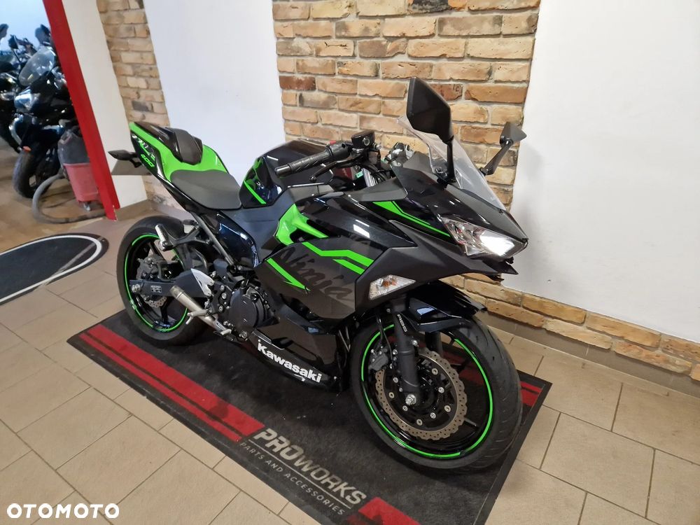Kawasaki Ninja 400 - 1