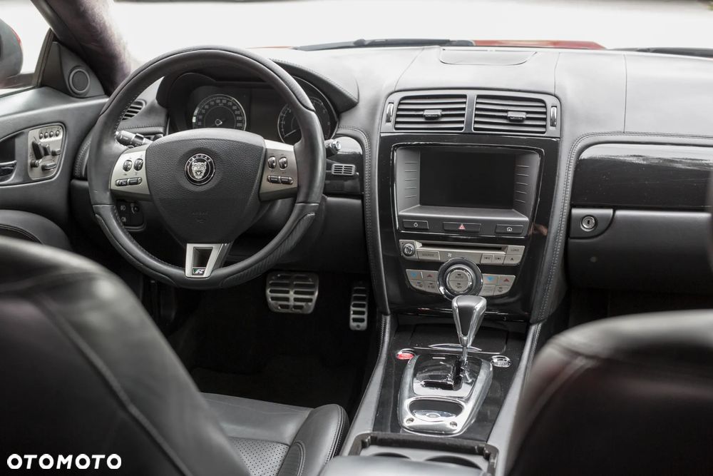 Jaguar XK XKR Coupe - 24
