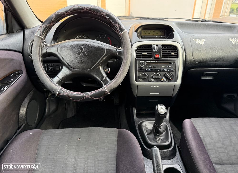 Mitsubishi Carisma HB 1.9 Di-D MP Classic JLL - 12